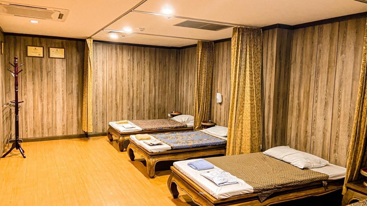 K Park Grand Hotel Sha Plus Certified Surat Thani Exteriör bild