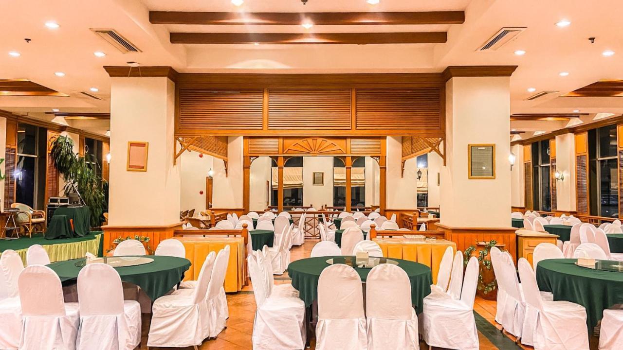 K Park Grand Hotel Sha Plus Certified Surat Thani Exteriör bild