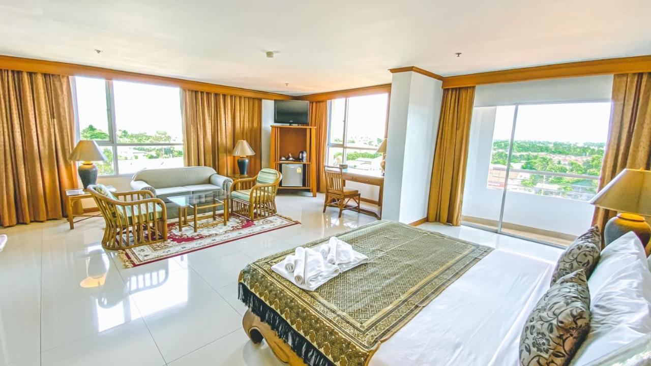 K Park Grand Hotel Sha Plus Certified Surat Thani Exteriör bild