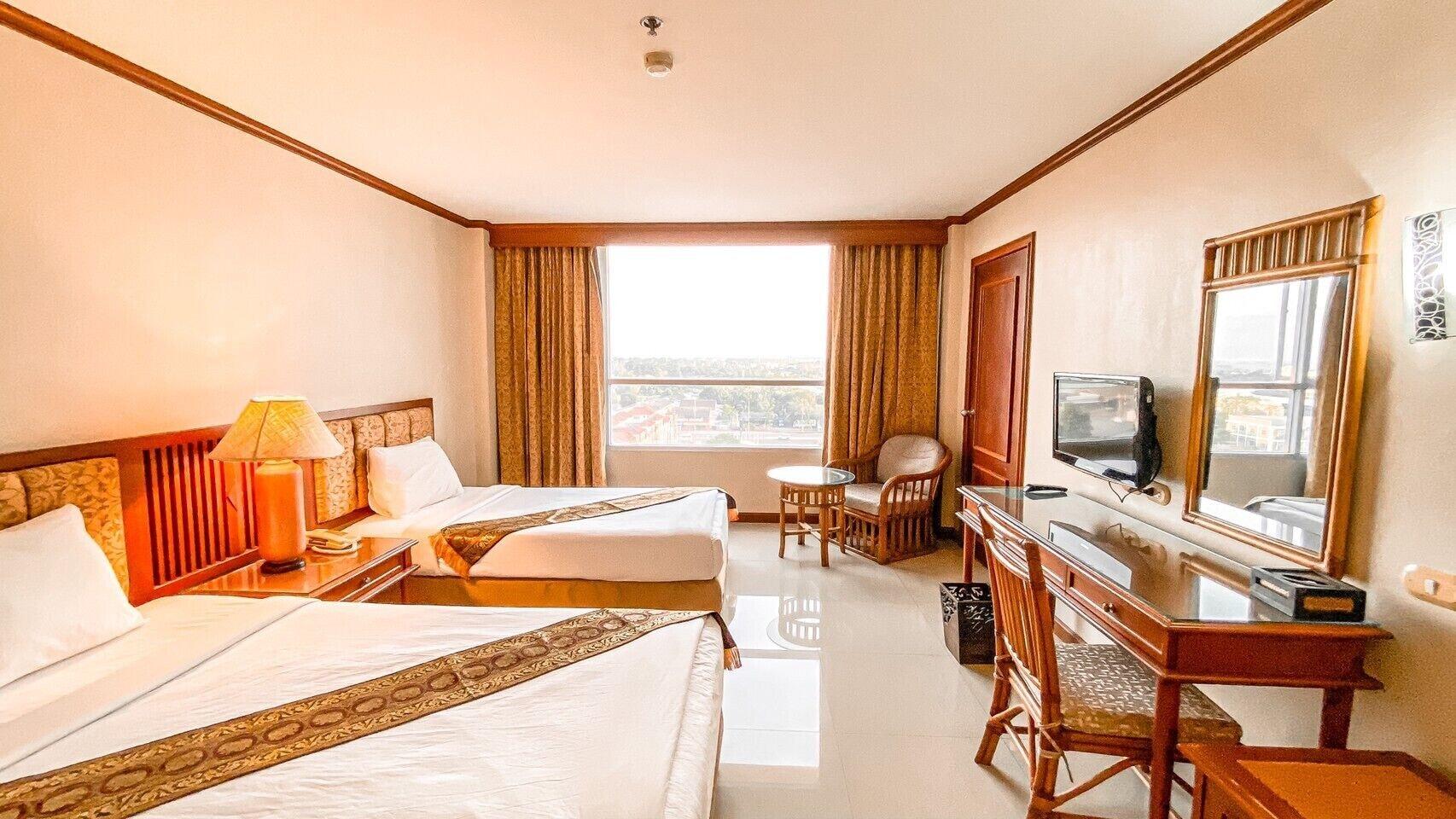 K Park Grand Hotel Sha Plus Certified Surat Thani Exteriör bild