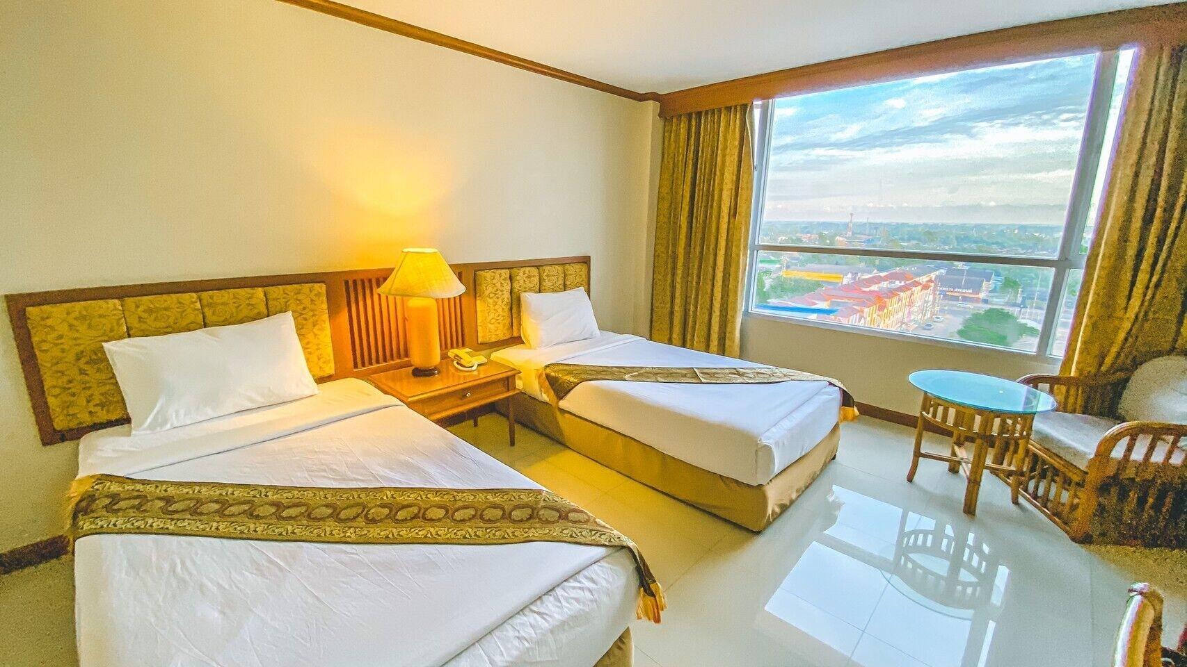 K Park Grand Hotel Sha Plus Certified Surat Thani Exteriör bild