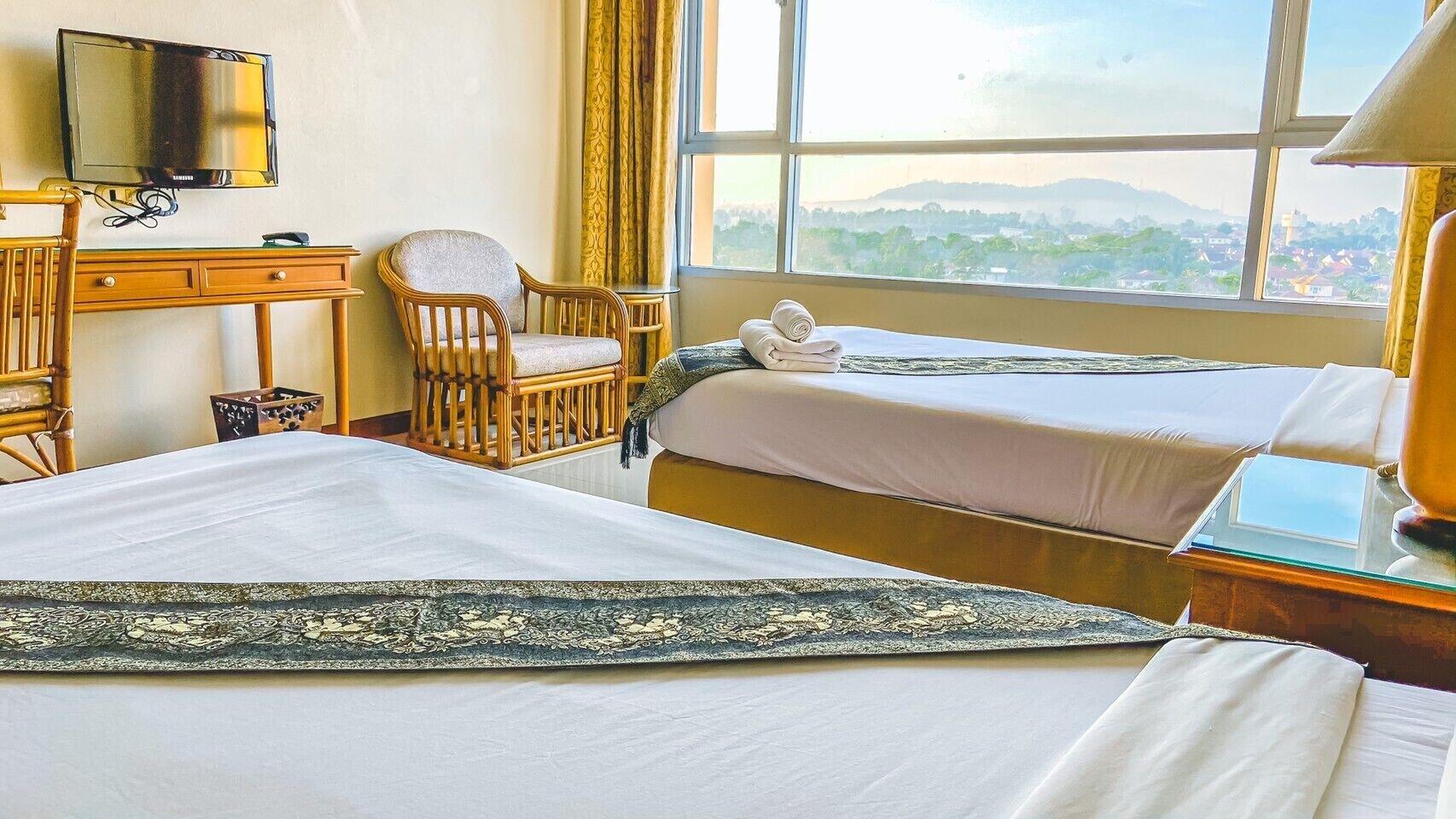 K Park Grand Hotel Sha Plus Certified Surat Thani Exteriör bild
