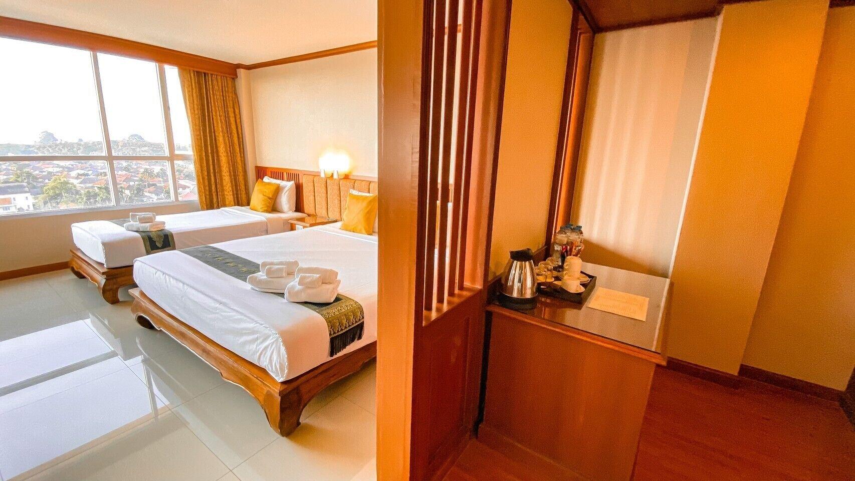 K Park Grand Hotel Sha Plus Certified Surat Thani Exteriör bild
