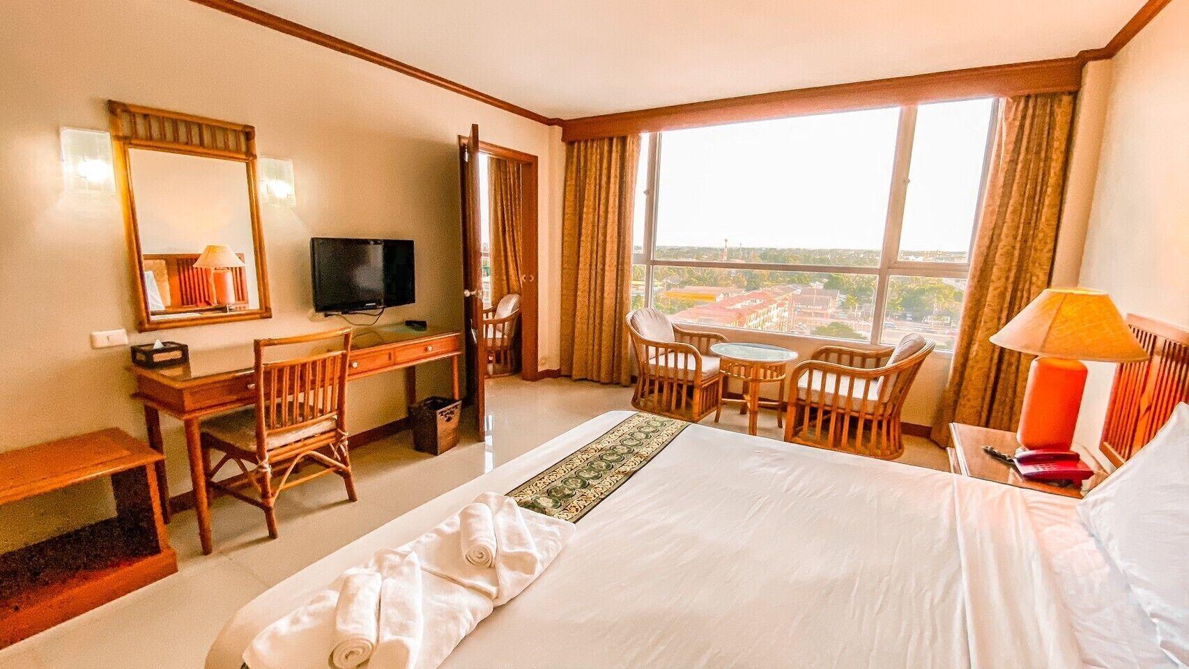 K Park Grand Hotel Sha Plus Certified Surat Thani Exteriör bild