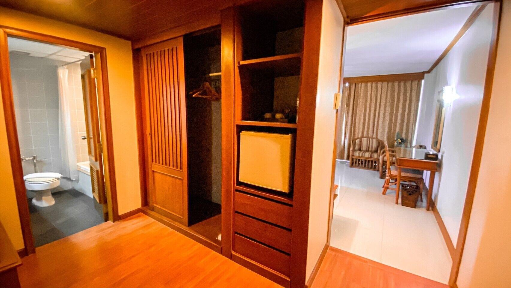 K Park Grand Hotel Sha Plus Certified Surat Thani Exteriör bild