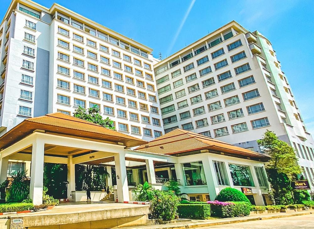 K Park Grand Hotel Sha Plus Certified Surat Thani Exteriör bild